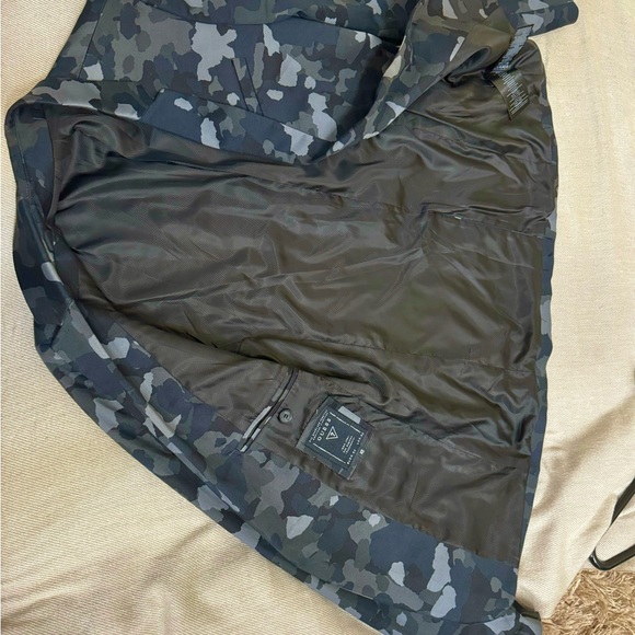 Guess Men's XS Camouflage Blazer - Picture 3 of 4